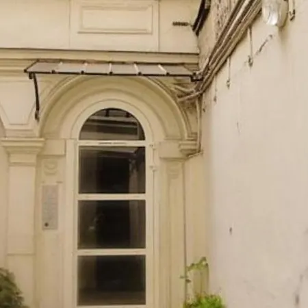 Apartment - Canal Saint Martin *